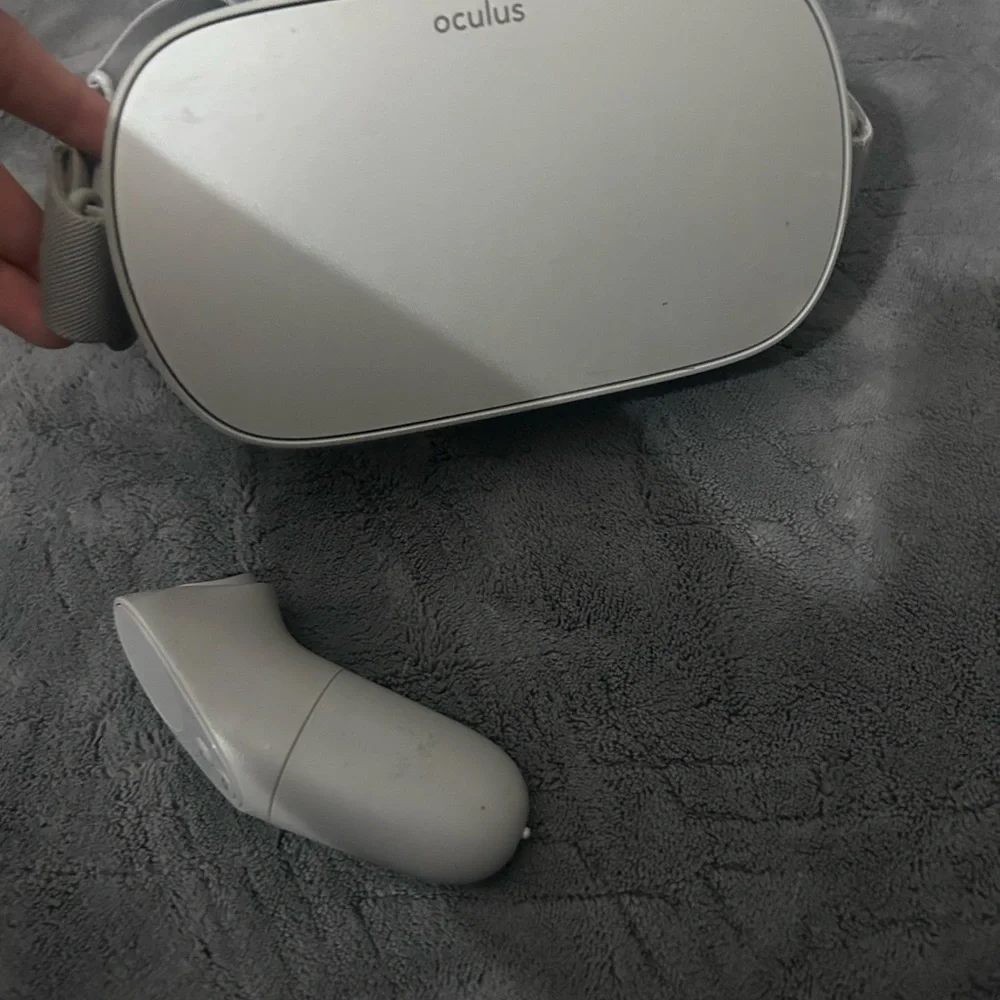 Oculus go VR headset